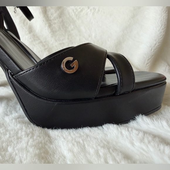 GBG Los Angeles Black Platform Heels - Picture 3 of 13